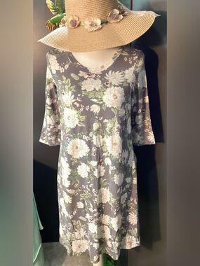 Latched Mama 3/4 sleeves Nursing dress. Size XS